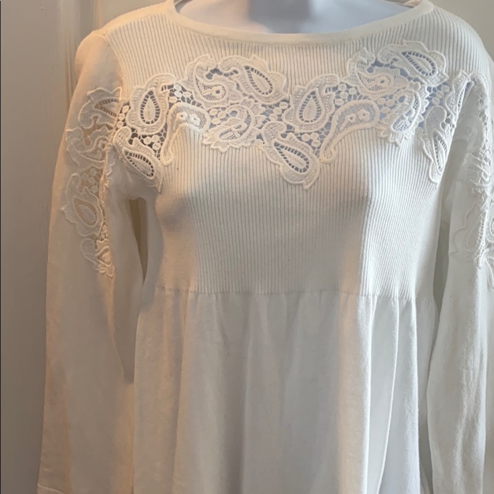Lightweight sweater